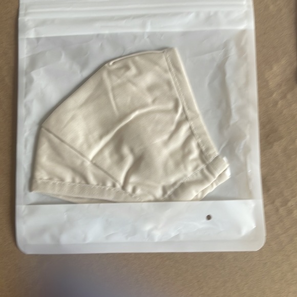 Solid Face Mask - Picture 5 of 7